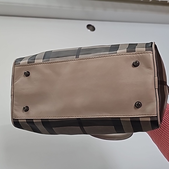 Authentic Burberry Chester Boston Bag - Picture 7 of 17